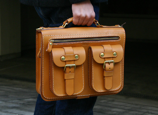 THE HERZ 2way�V�����_�[�o�b�O(A-19)