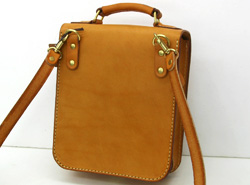 THE HERZ 2way�V�����_�[�o�b�O�@�w��