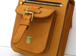 THE HERZ 2way�V�����_�[�o�b�O�@�O�ʃ|�P�b�g�I�[�v��