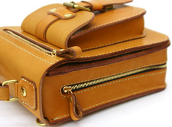 THE HERZ 2way�V�����_�[�o�b�O�@�T�C�h�t�@�X�i�[