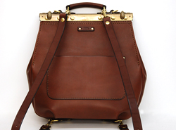 Panto Frame(�p���^�t���[��)�V���[�Y�uGather Shoulder�i�M���U�[�V�����_�[�j�v�@H�d�l