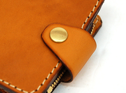 Titi wallet�i�`�`�E�H���b�g�j�@�x���g�{�^��