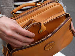 Titi wallet�i�`�`�E�H���b�g�j�@�o�b�O